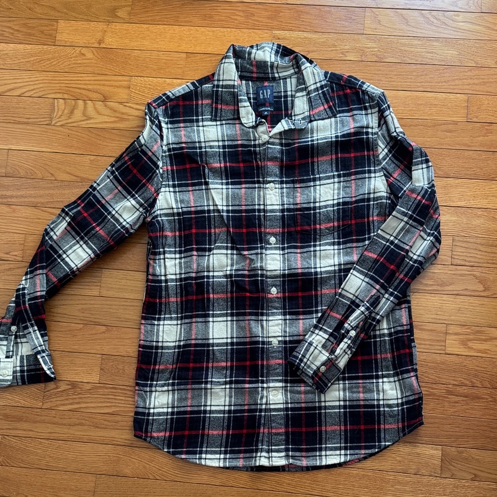 GAP Men's Black, Red, and White Plaid Shirt